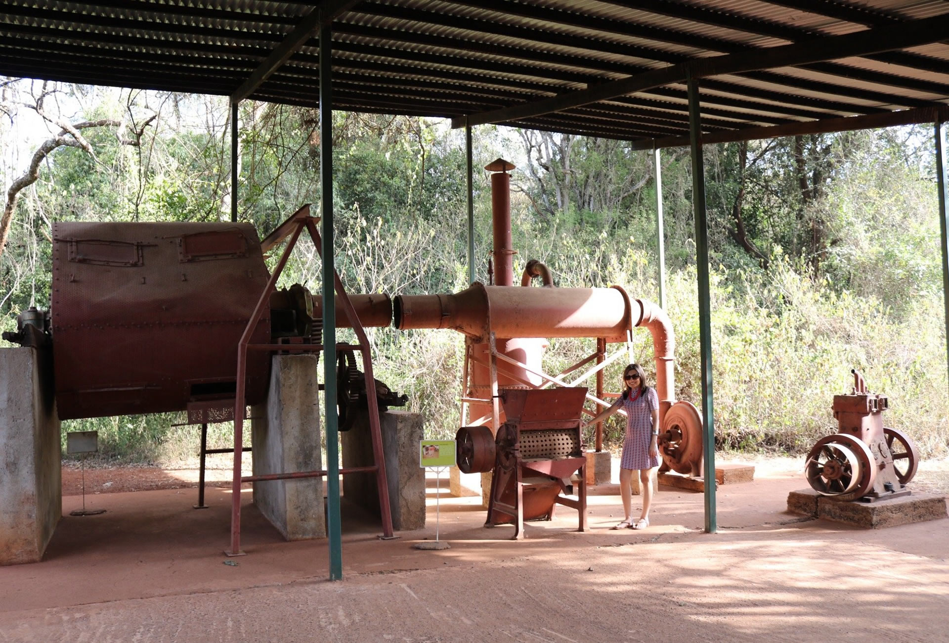 karen blixen, kazuri beads & giraffe-center